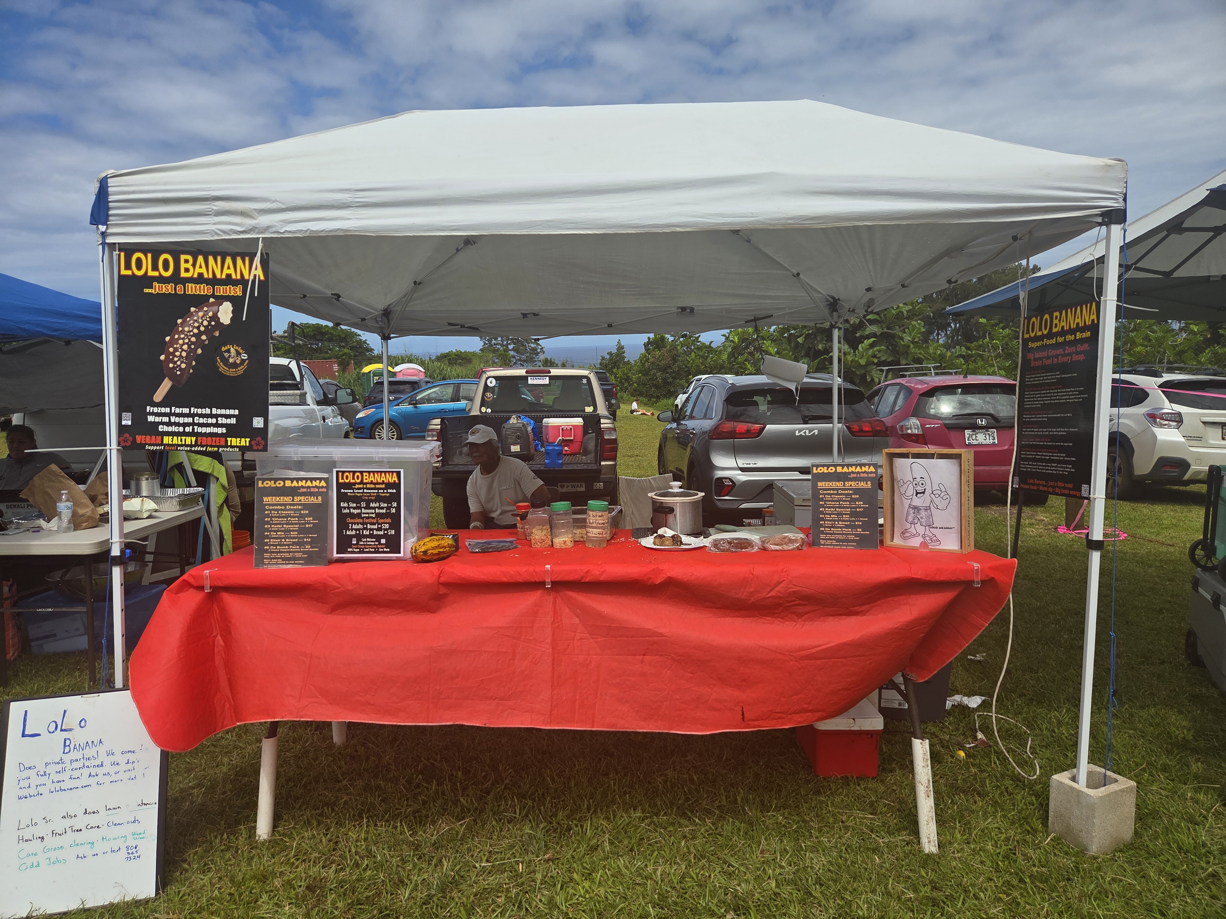 Lolo Banana market booth setup